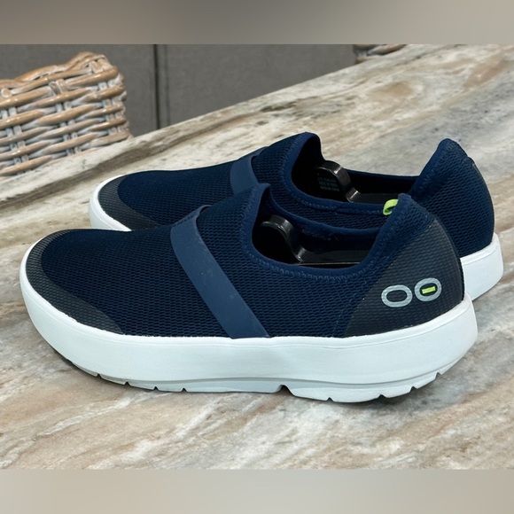 Women’s OOFOS OOmg Low- navy blue. Size 10 - Picture 9 of 13